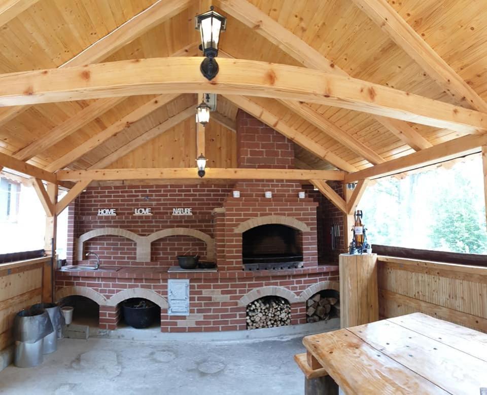Casuta Din Padure Bed & Breakfast Dragus Exterior foto